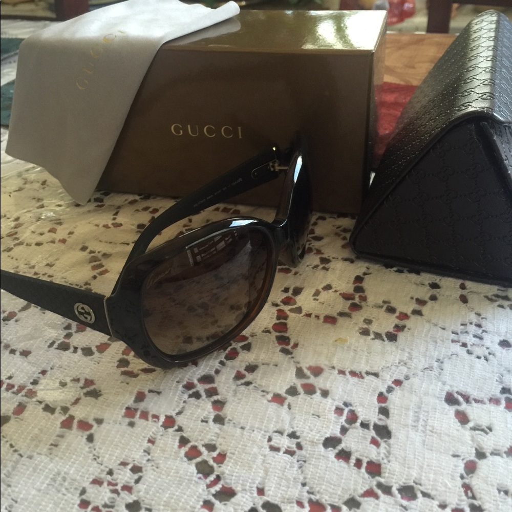 🌸HOST PICK🌸Gucci sunglasses - Picture 3 of 3